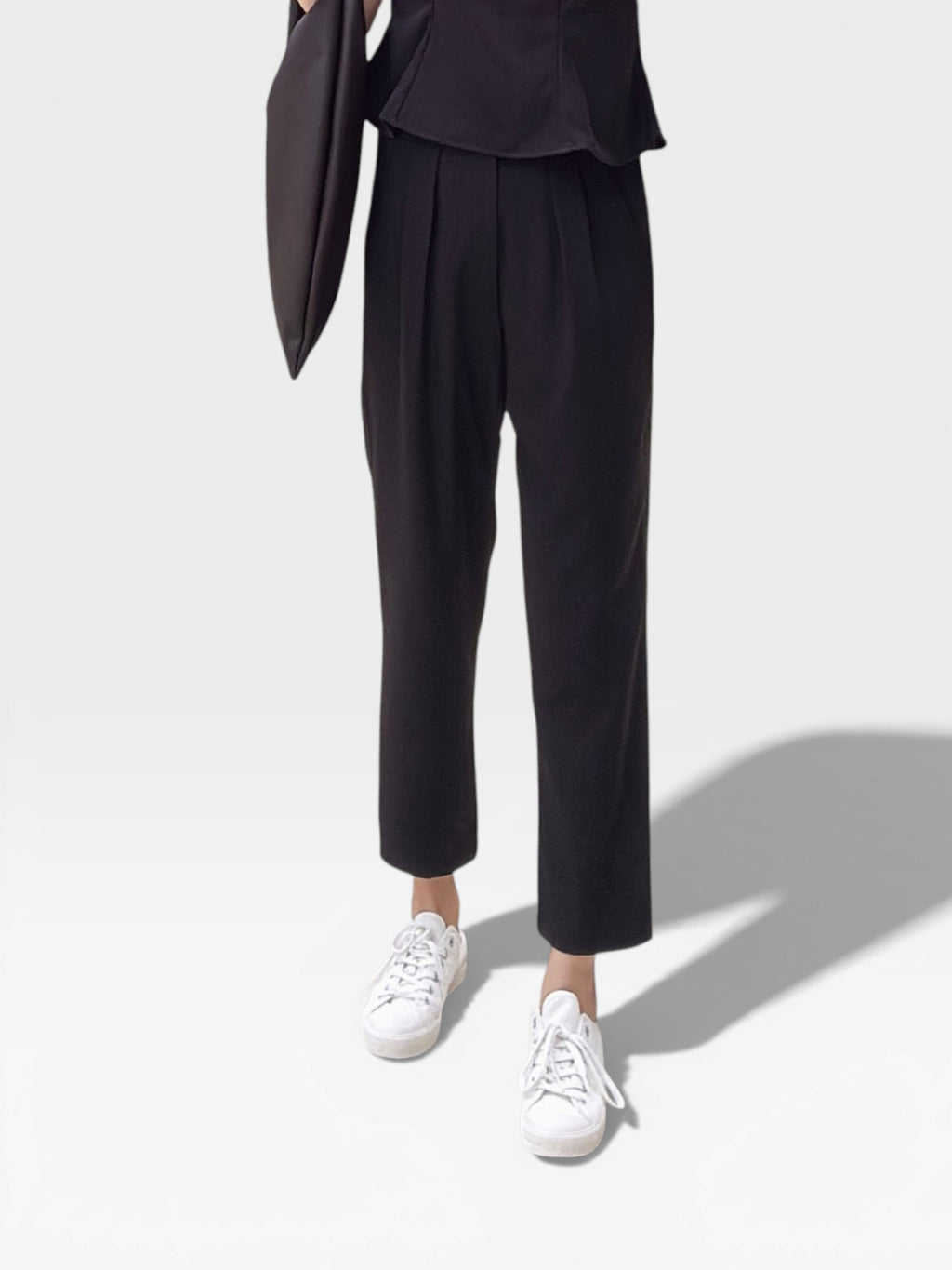 Rie Signature Semi Baggy Pants - Black